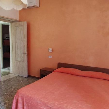 Chiaia Apartments Ponza Eksteriør billede