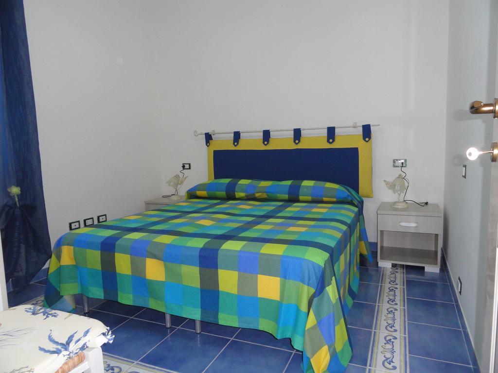 Chiaia Apartments Ponza Værelse billede