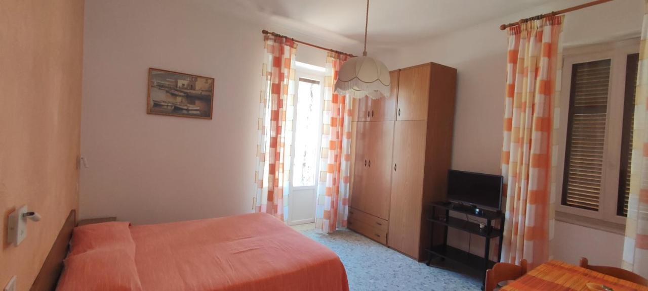 Chiaia Apartments Ponza Eksteriør billede