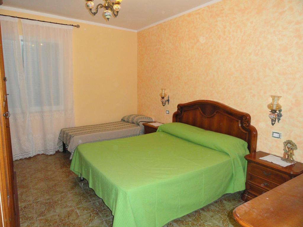Chiaia Apartments Ponza Værelse billede