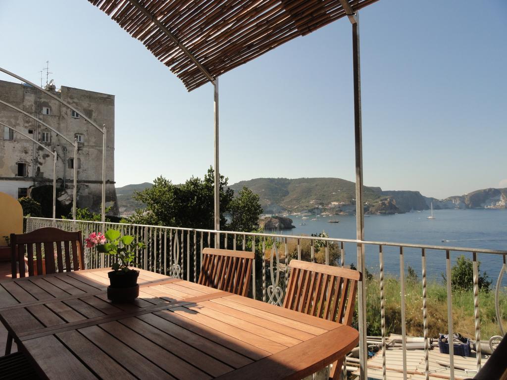 Chiaia Apartments Ponza Værelse billede